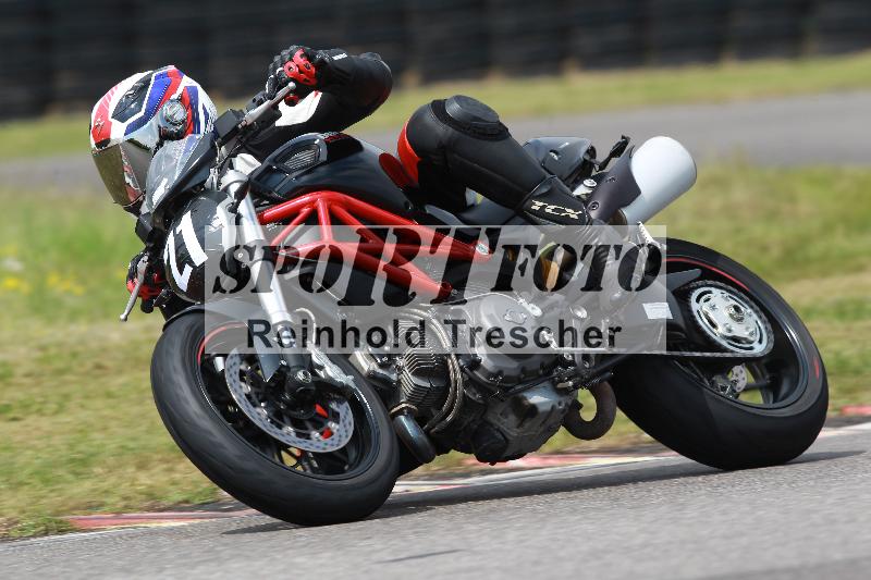 Archiv-2022/13 25.04.2022 Plüss Moto Sport ADR/Freies Fahren/21
